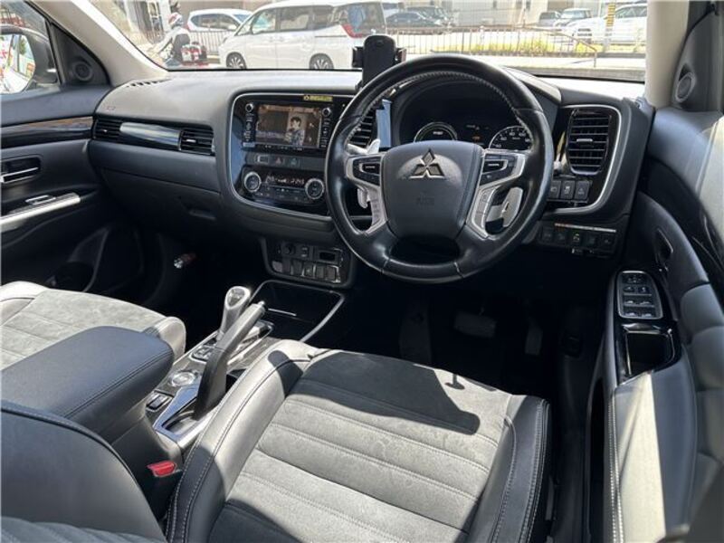 OUTLANDER PHEV