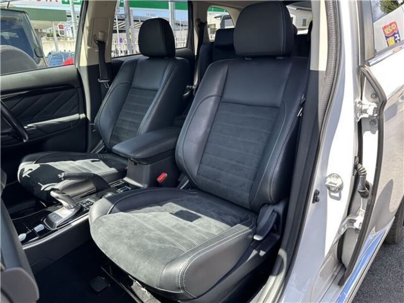 OUTLANDER PHEV