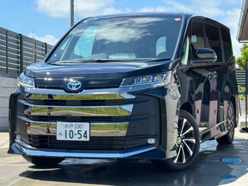 TOYOTA NOAH