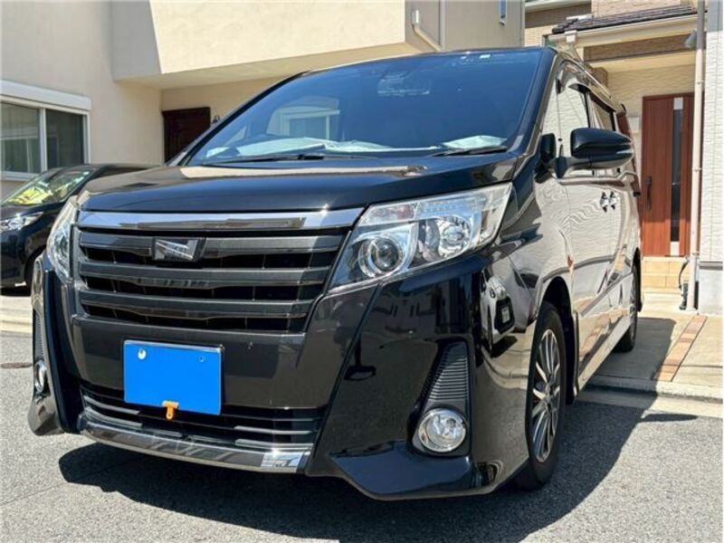 TOYOTA NOAH