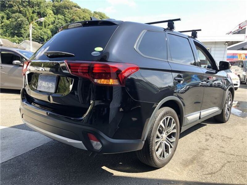 OUTLANDER