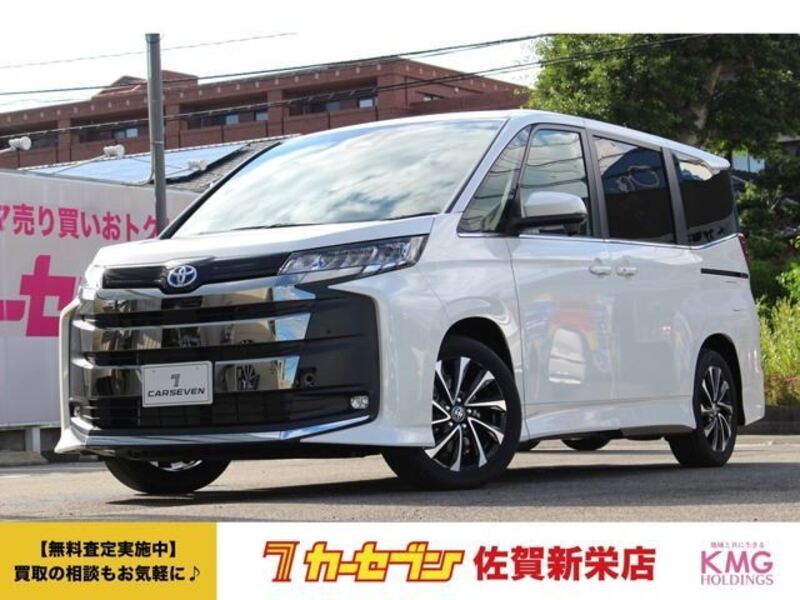 TOYOTA NOAH