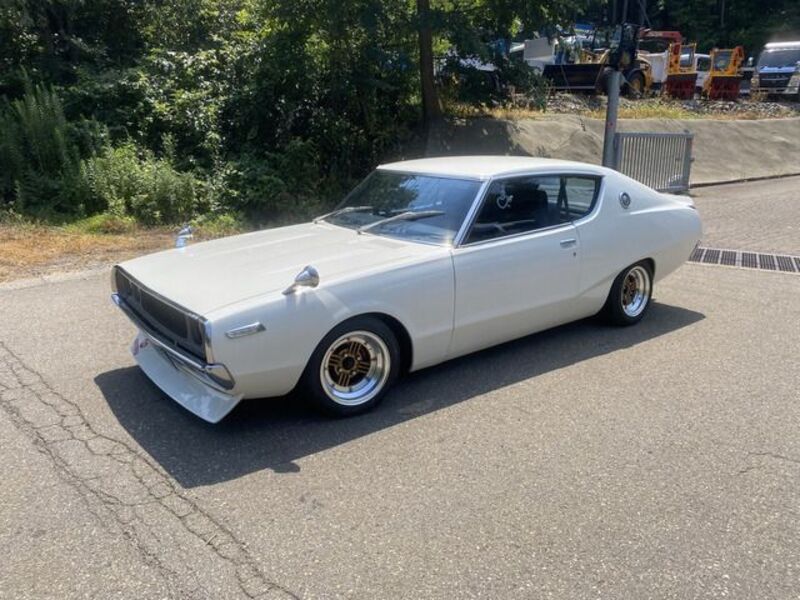 NISSAN SKYLINE