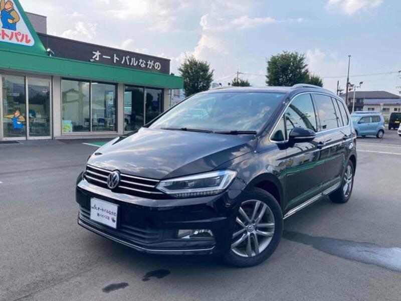 VOLKSWAGEN GOLF TOURAN