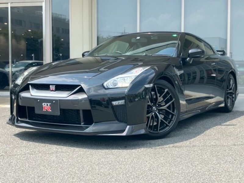 NISSAN GT-R