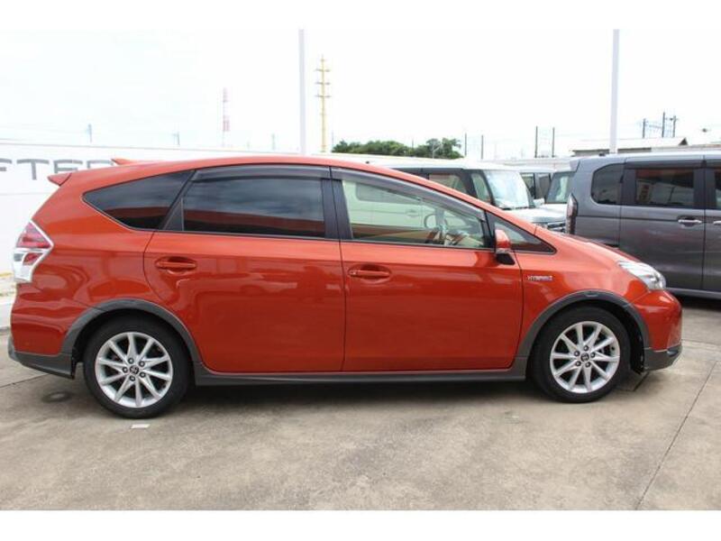 PRIUS ALPHA