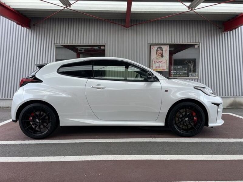 GR YARIS