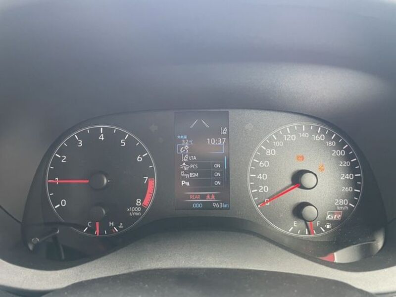 GR YARIS