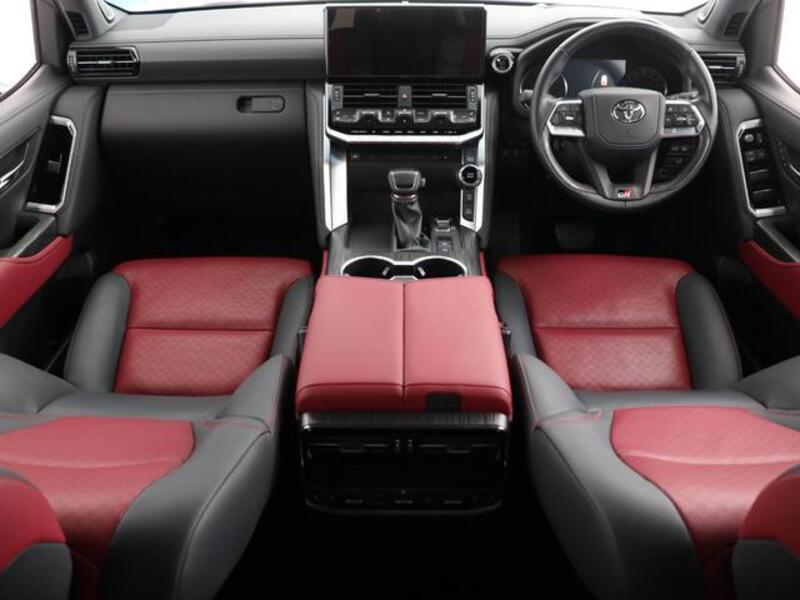 LAND CRUISER