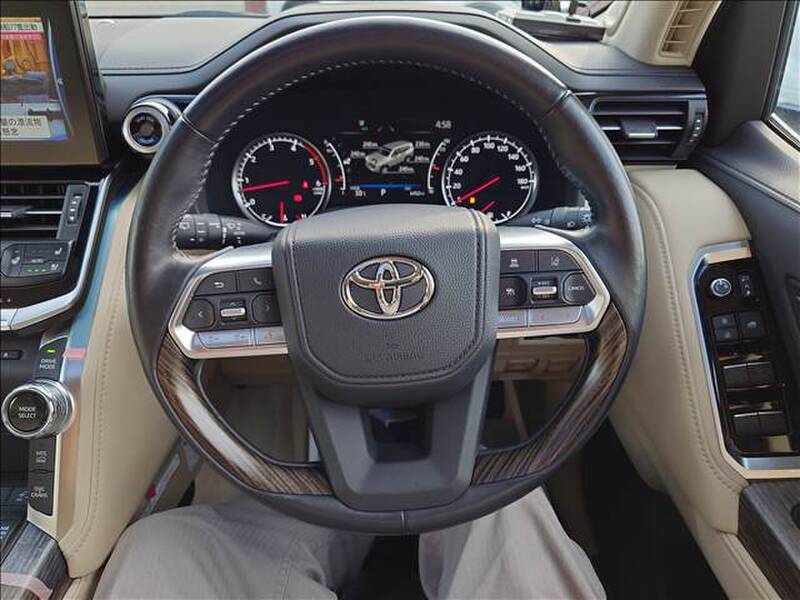 LAND CRUISER