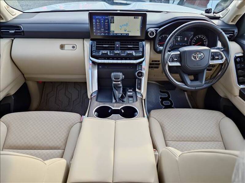 LAND CRUISER
