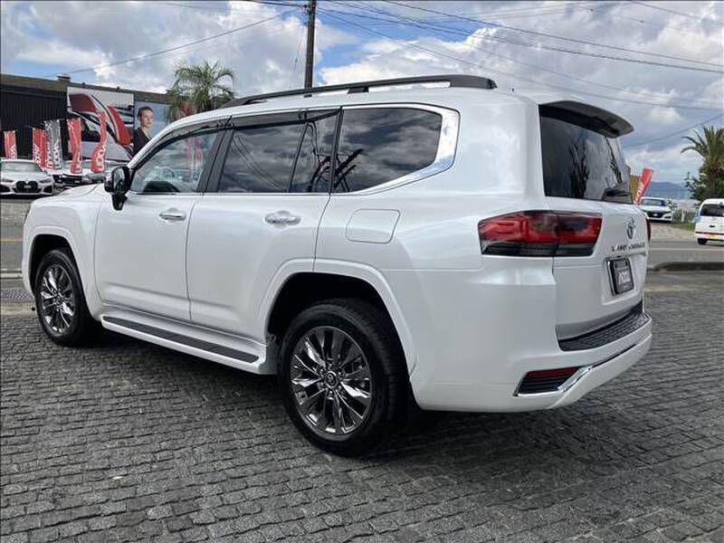 LAND CRUISER
