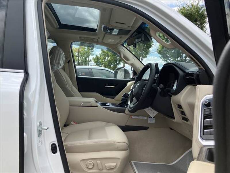 LAND CRUISER