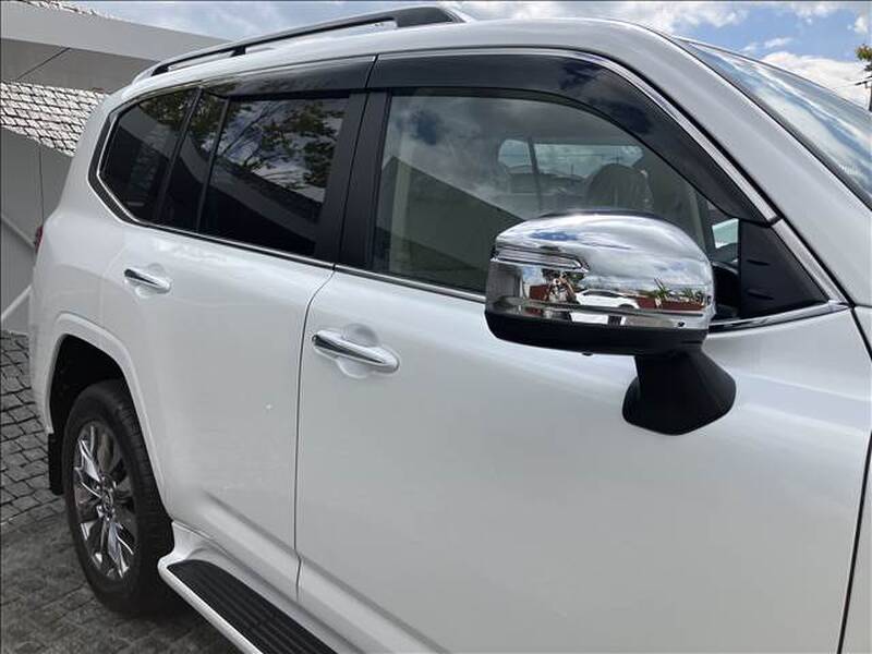 LAND CRUISER
