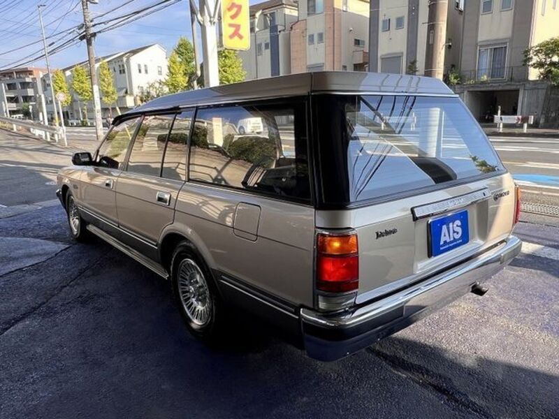 CROWN WAGON