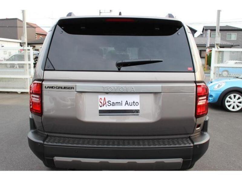 LAND CRUISER 250