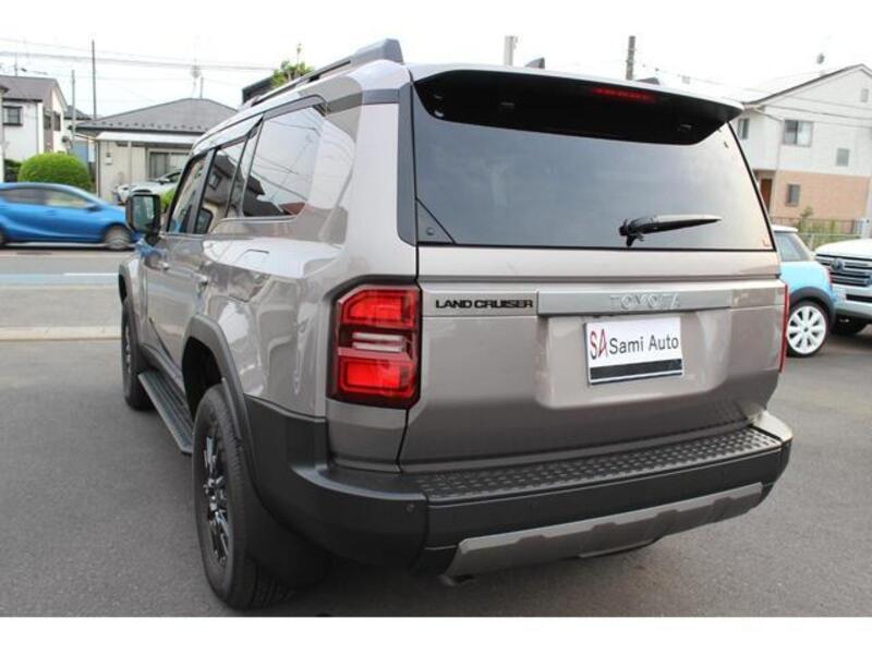 LAND CRUISER 250