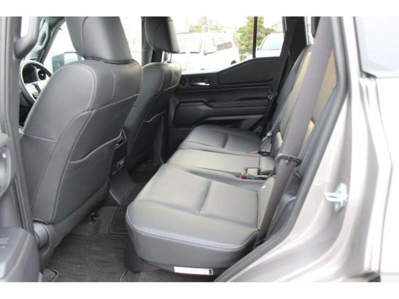 LAND CRUISER 250