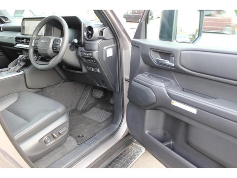 LAND CRUISER 250