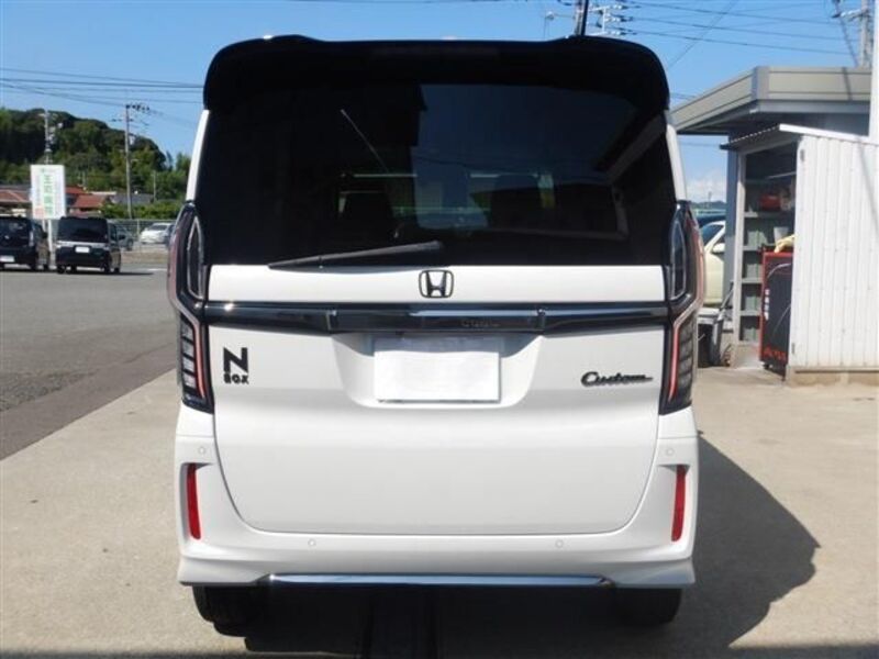 N BOX CUSTOM