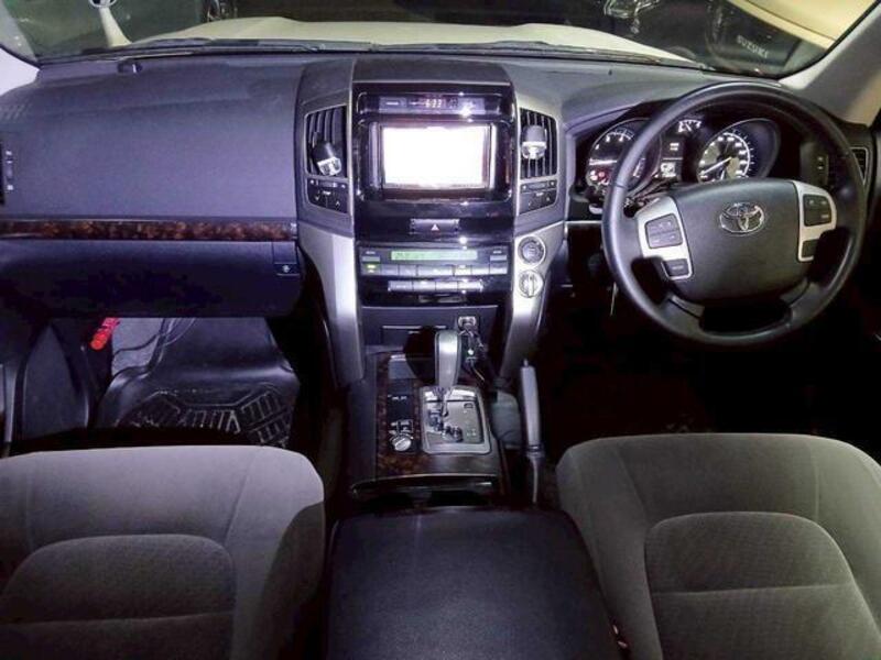 LAND CRUISER