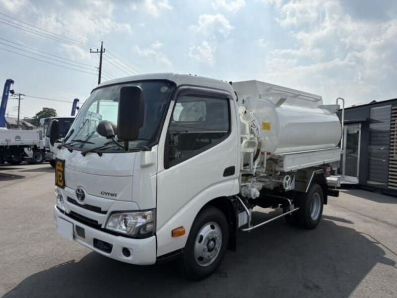 TOYOTA DYNA