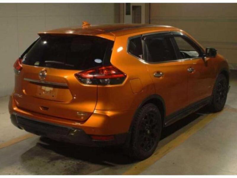 X-TRAIL