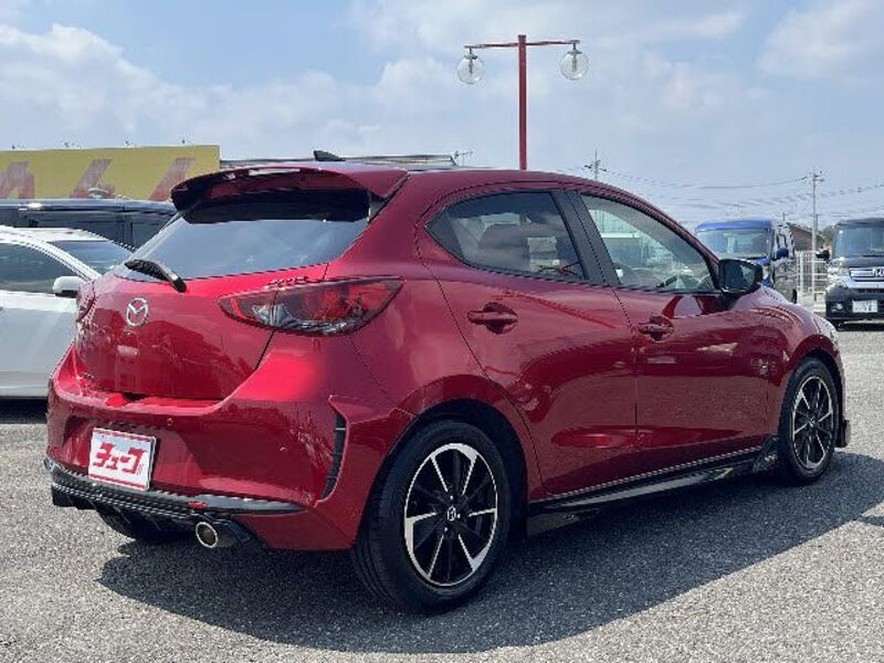 MAZDA2