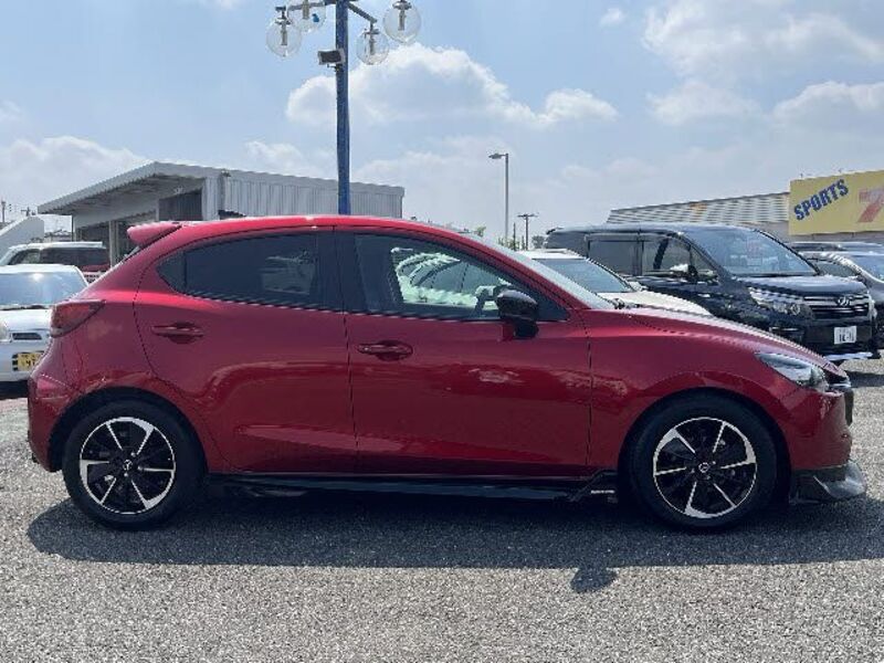 MAZDA2