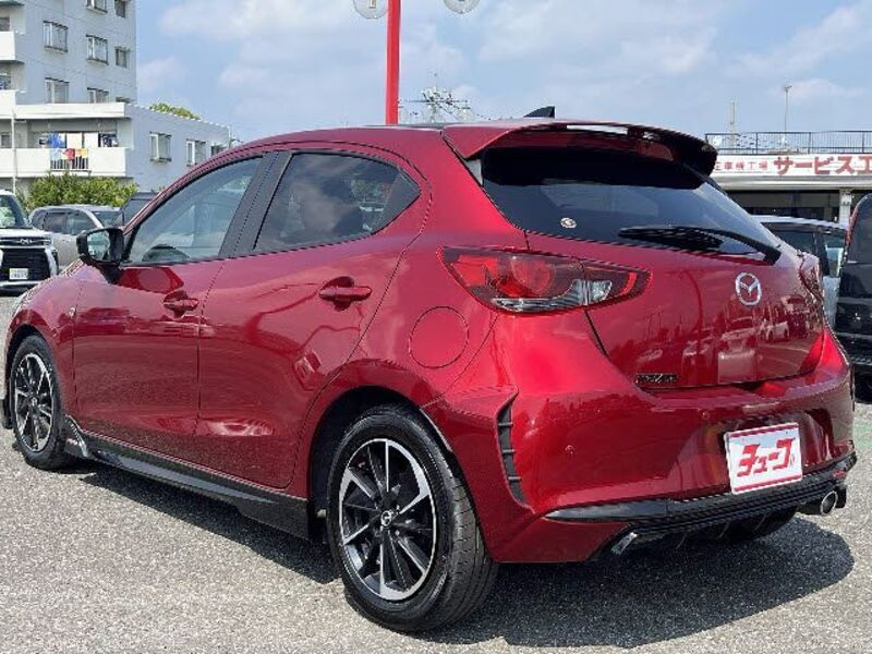 MAZDA2