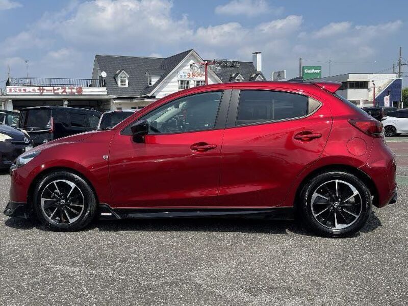 MAZDA2