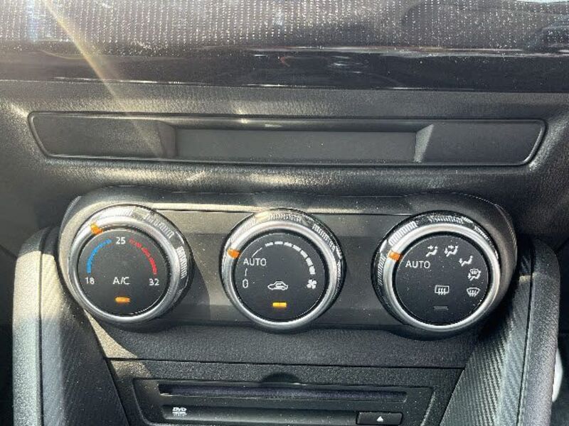 MAZDA2