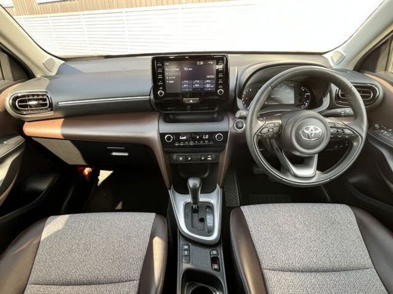 YARIS CROSS