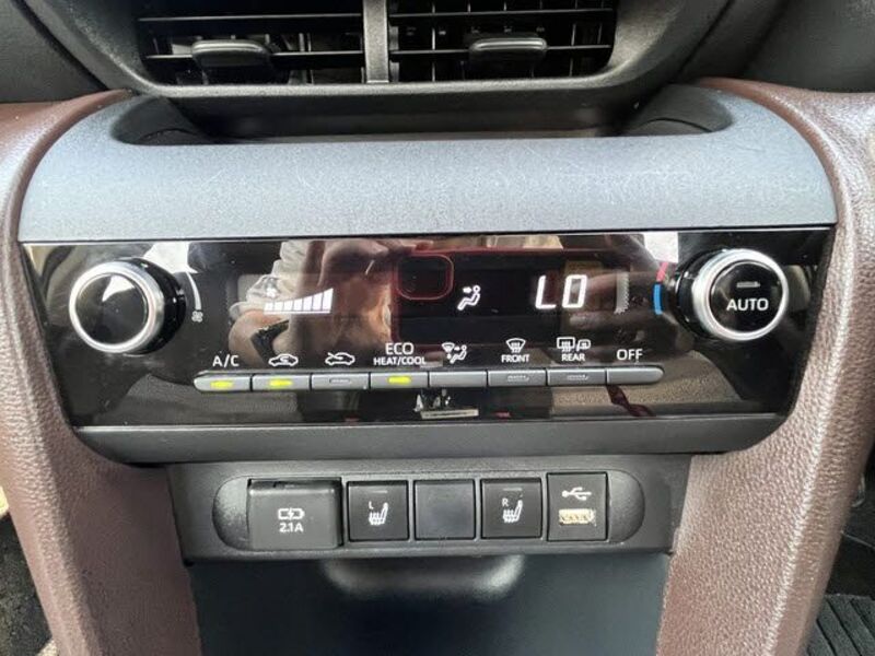 YARIS CROSS