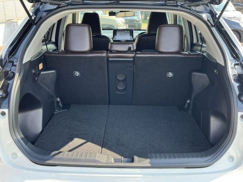 YARIS CROSS