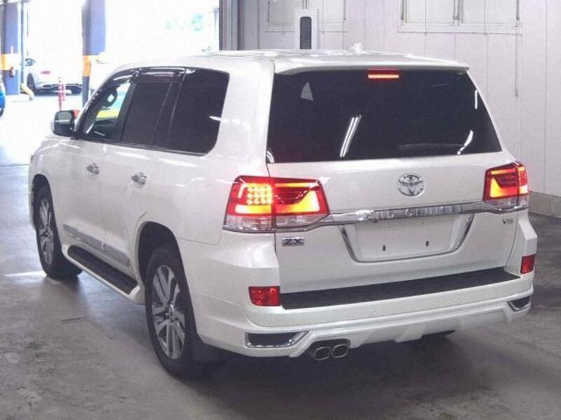 LAND CRUISER