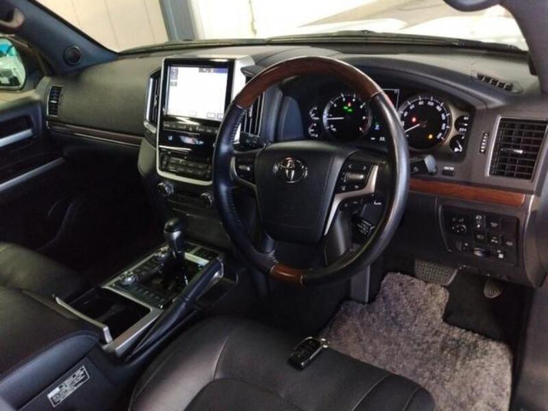 LAND CRUISER