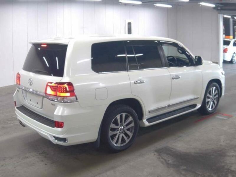 LAND CRUISER