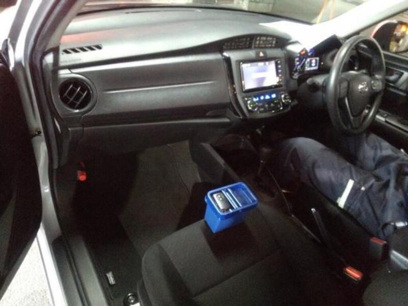 COROLLA AXIO