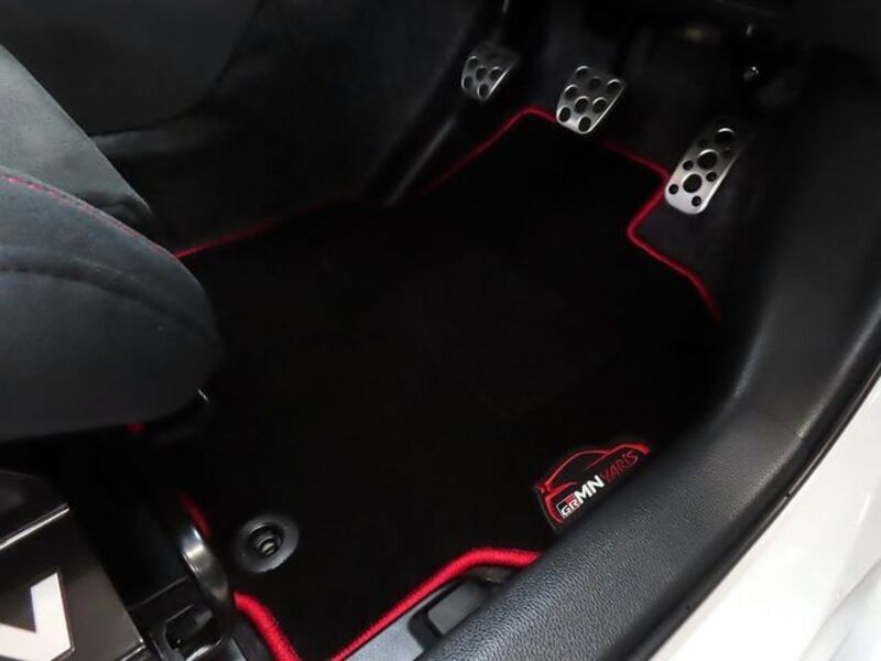 GR YARIS