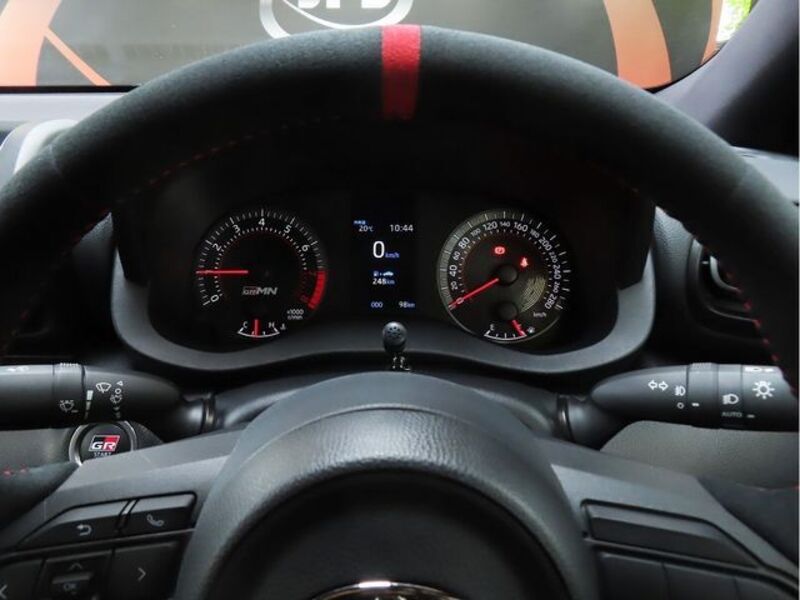 GR YARIS