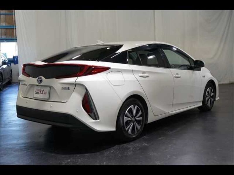 PRIUS PHV