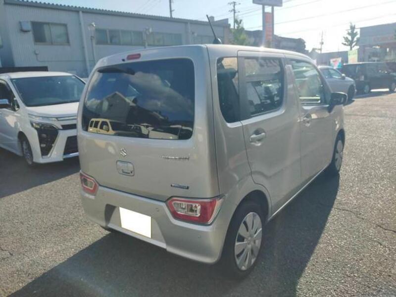 WAGON R
