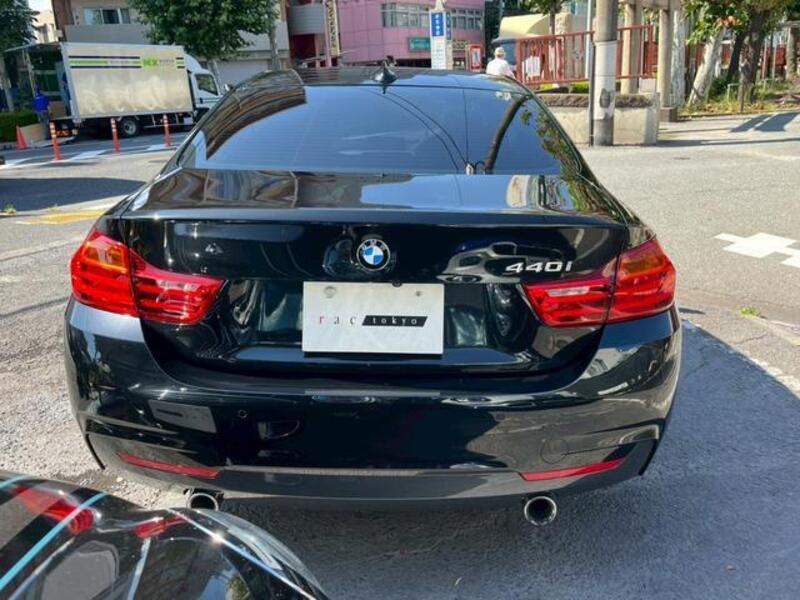4 SERIES