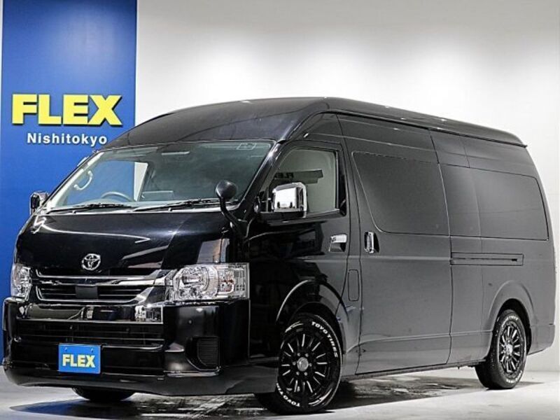 TOYOTA HIACE COMMUTER