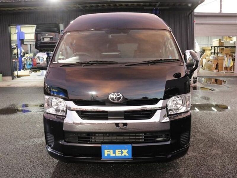 HIACE COMMUTER