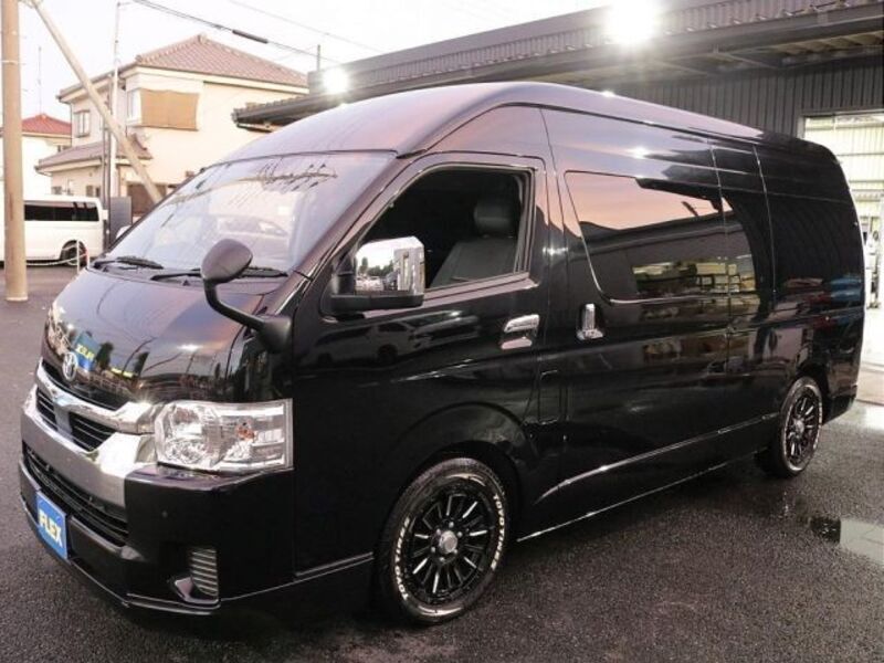 HIACE COMMUTER
