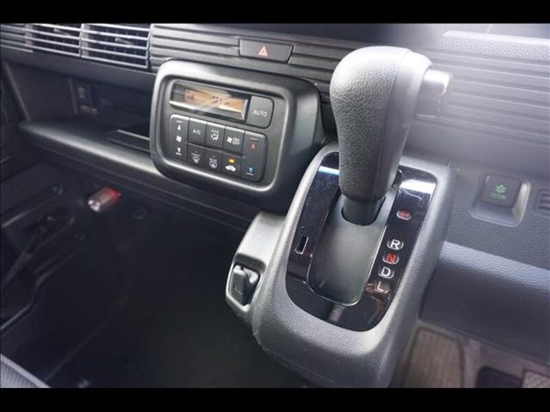 N-VAN