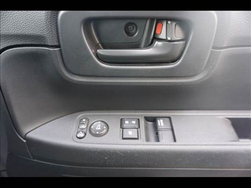 N-VAN
