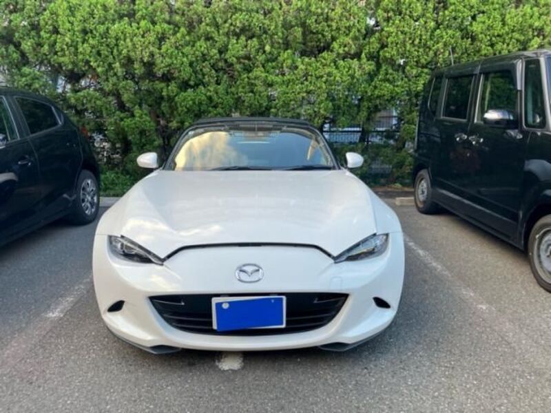 ROADSTER-0